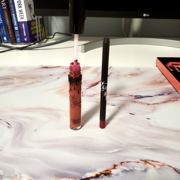 Kylie Cosmetics Lip Kit - Picture 3 of 3